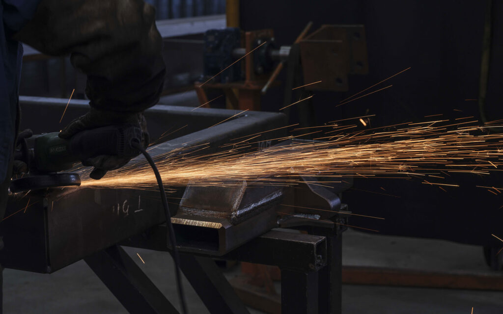 Torres y plumas. SOLDADURA Y CALDERERÍA